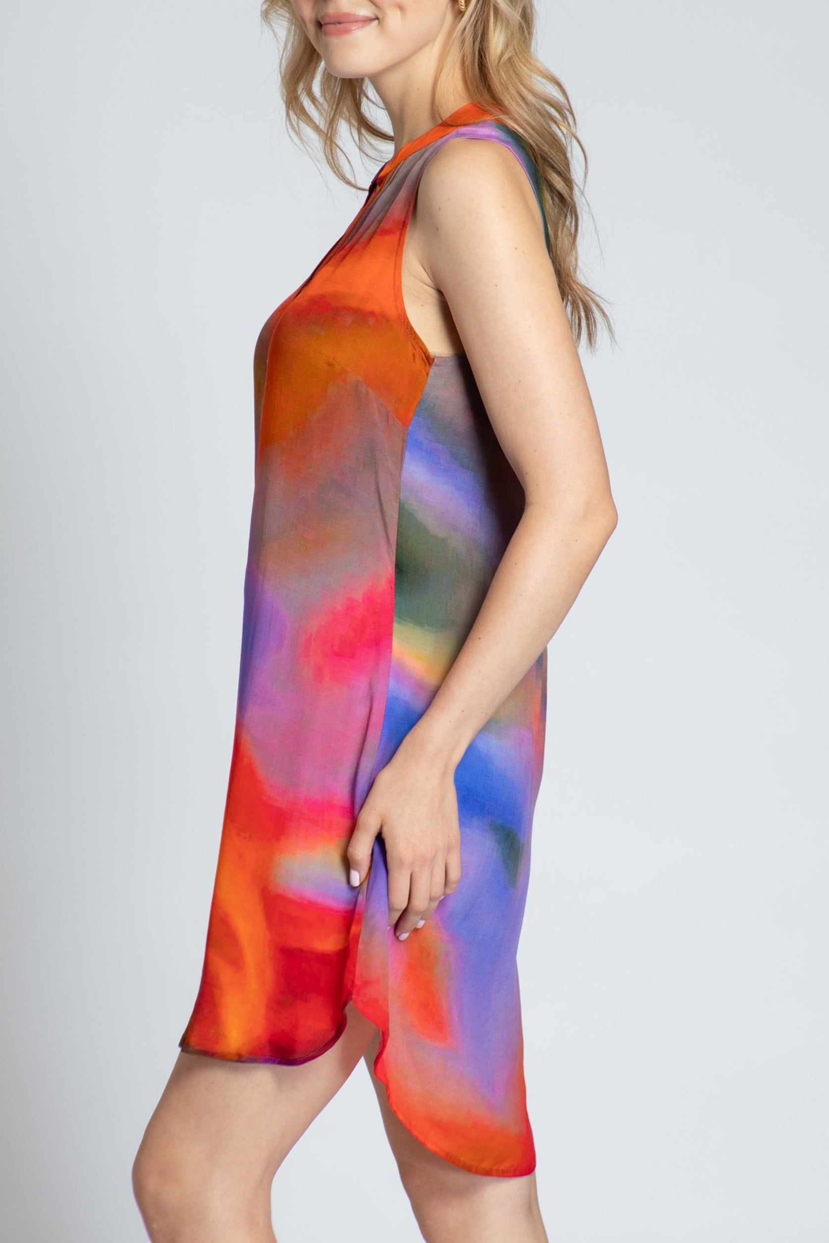 Artsy Brush Strokes Print - Sleeveless 1/2 Button-up Dress