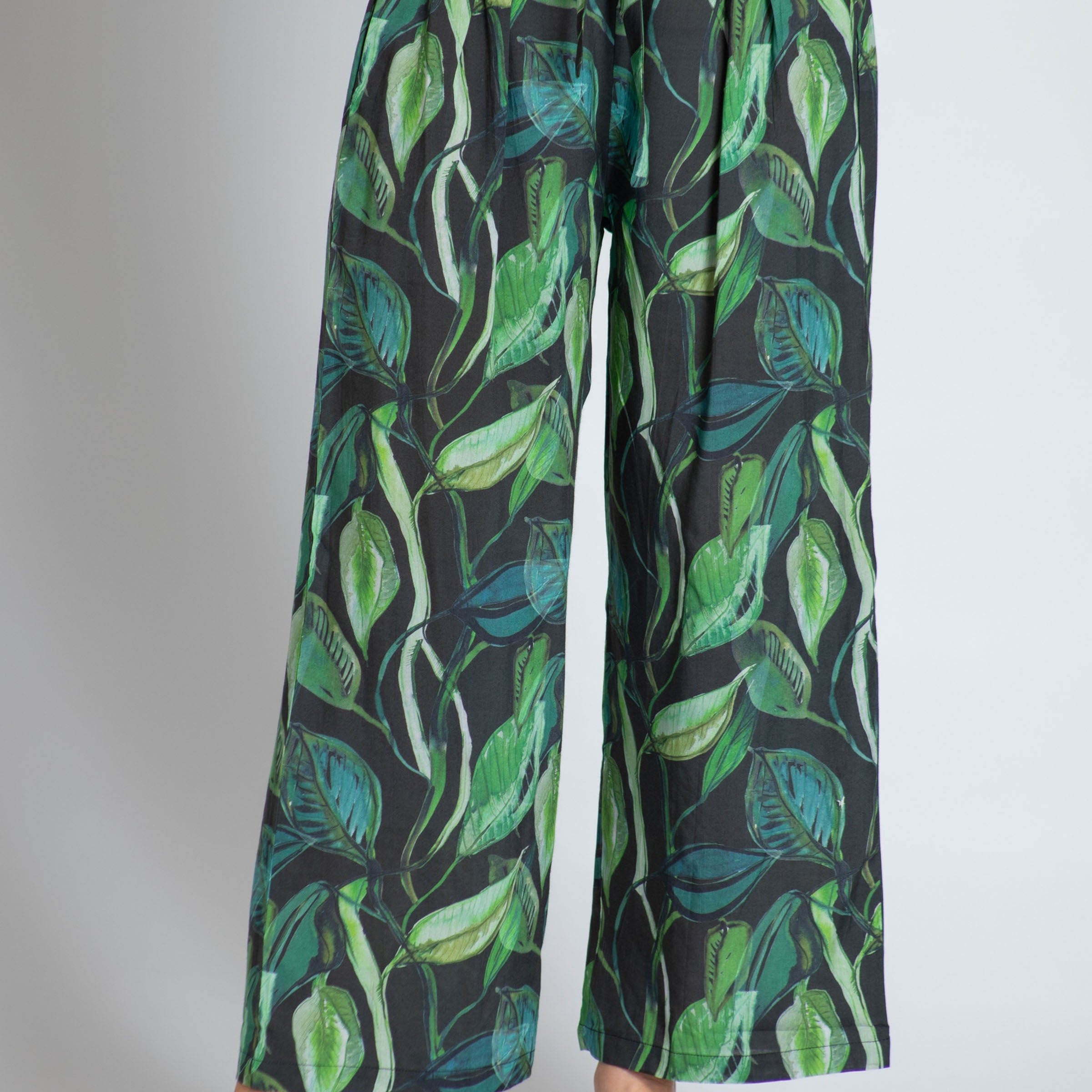 Dark Tropical Leaves Print - Crop Wide Leg Pant