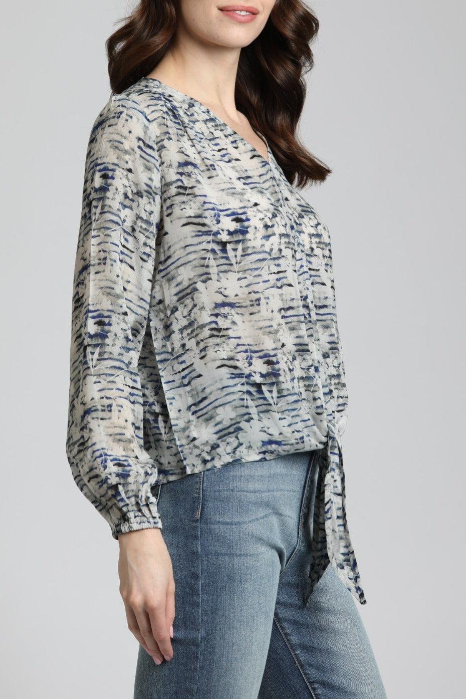 V Neck Tie Front Top With Shadow Contrast Floral Print | right side