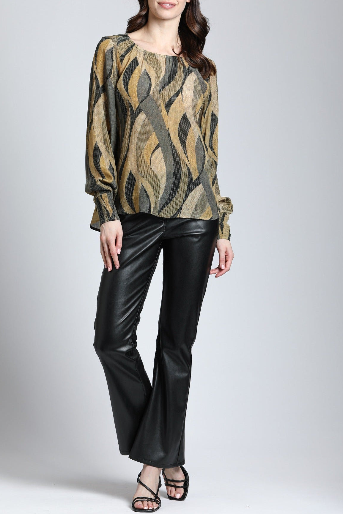 Desert Wave Print - Pullover With Smocked Cuff