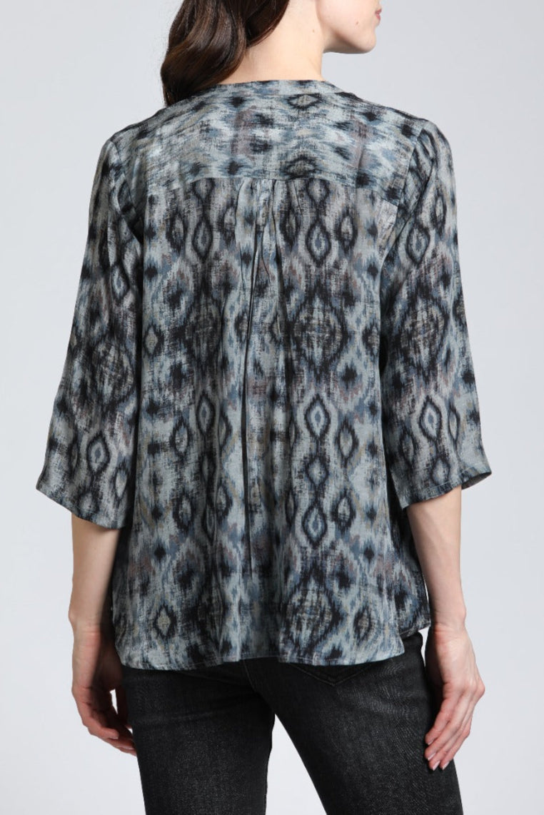 Vertical Diamond Print - V neck With Tassel | back side