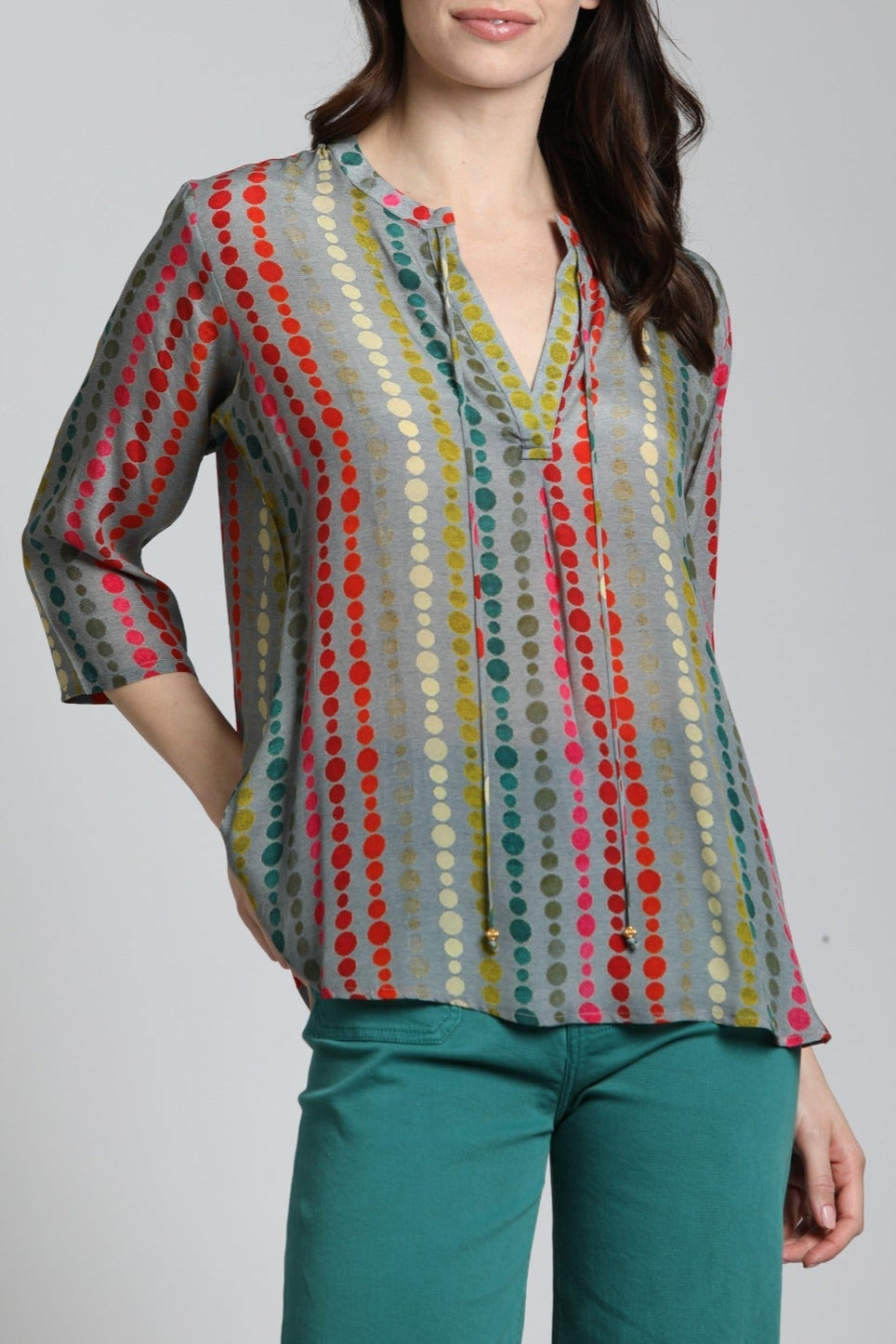 Brushstroke Dotted Line Print - V Neck Tassel | Front side