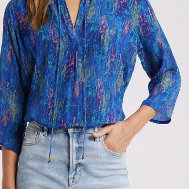 V-neck With Tassel