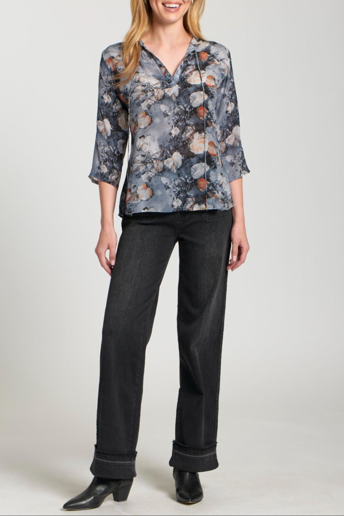 mno V-neck With Tassel