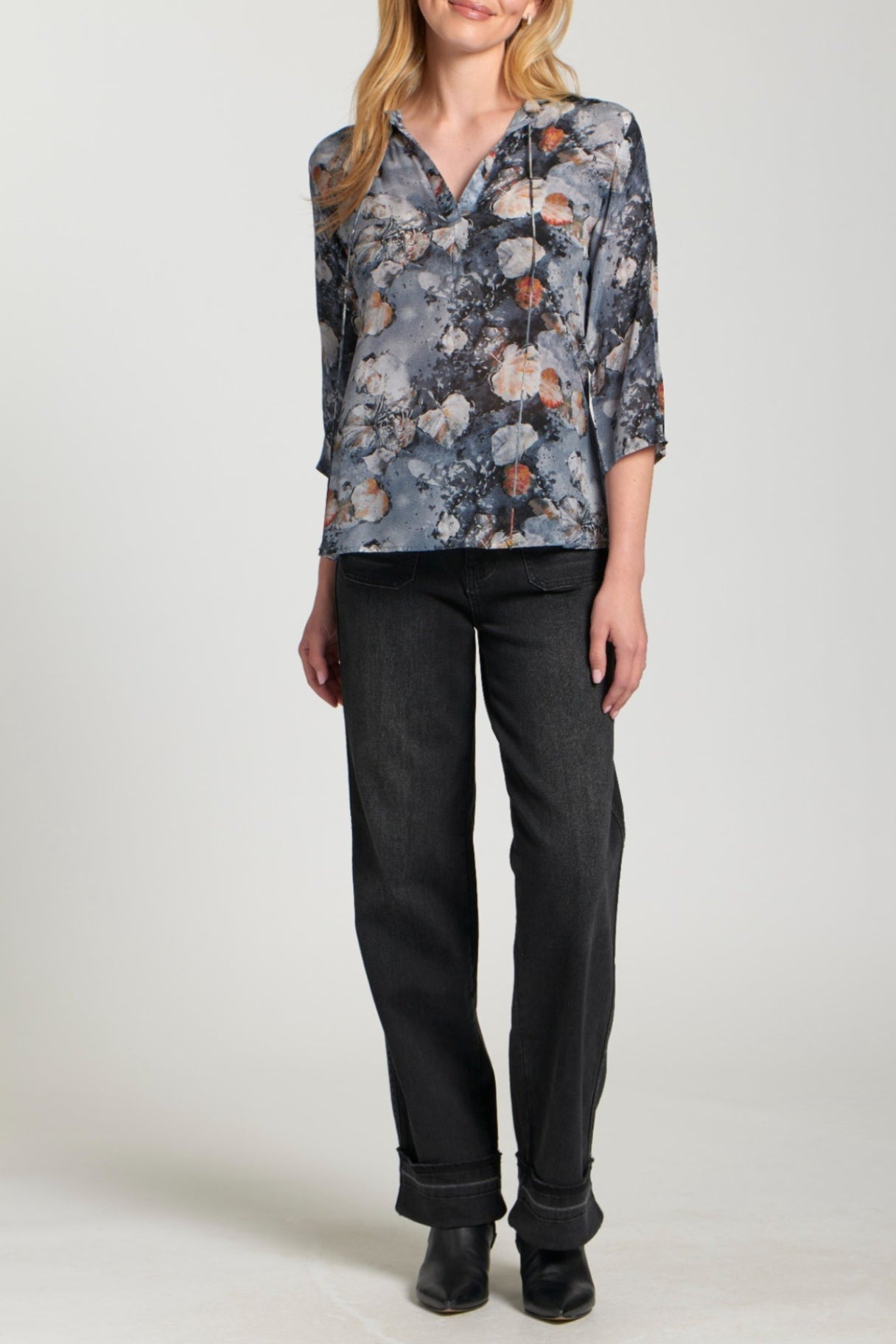 mno V-neck With Tassel