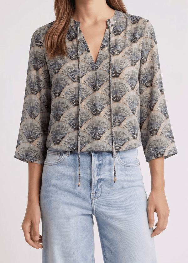 V-neck With Tassel