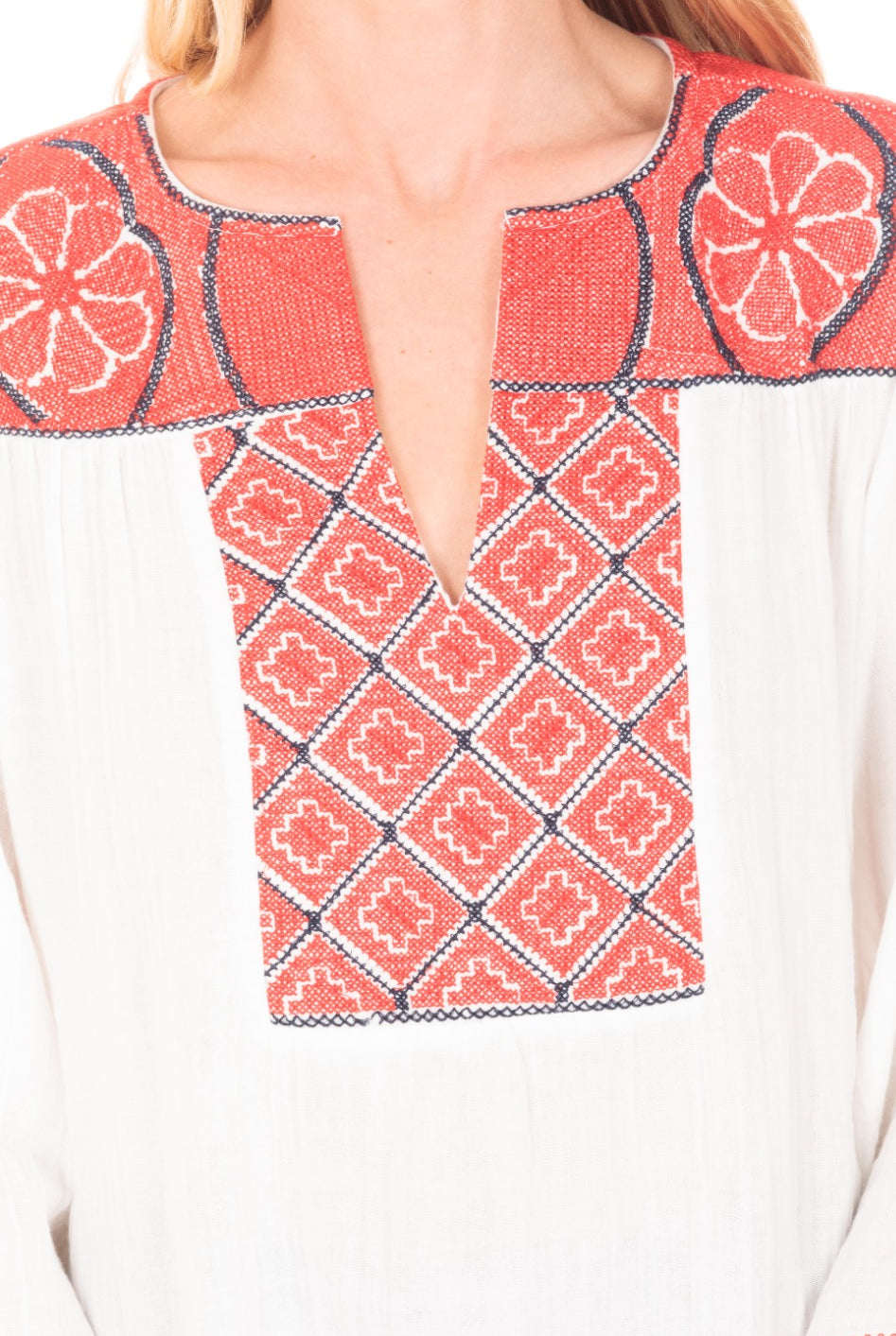 Pull/Over With Red Medallion Embroidery Neck-1 APNY