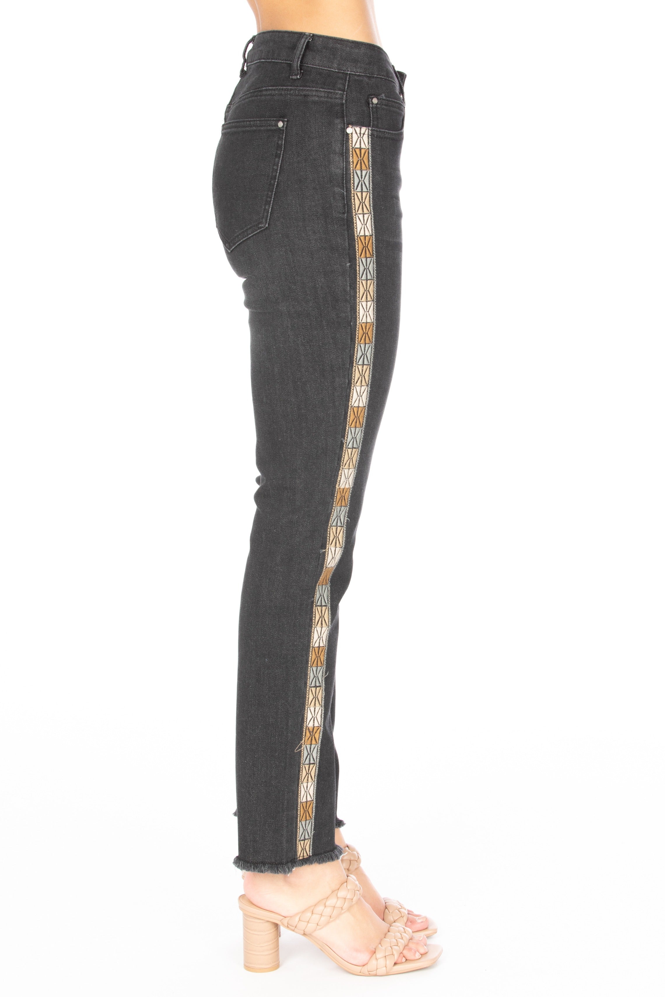 Emma Side Seam-Embroidered Straight Leg Ankle Jean – APNY