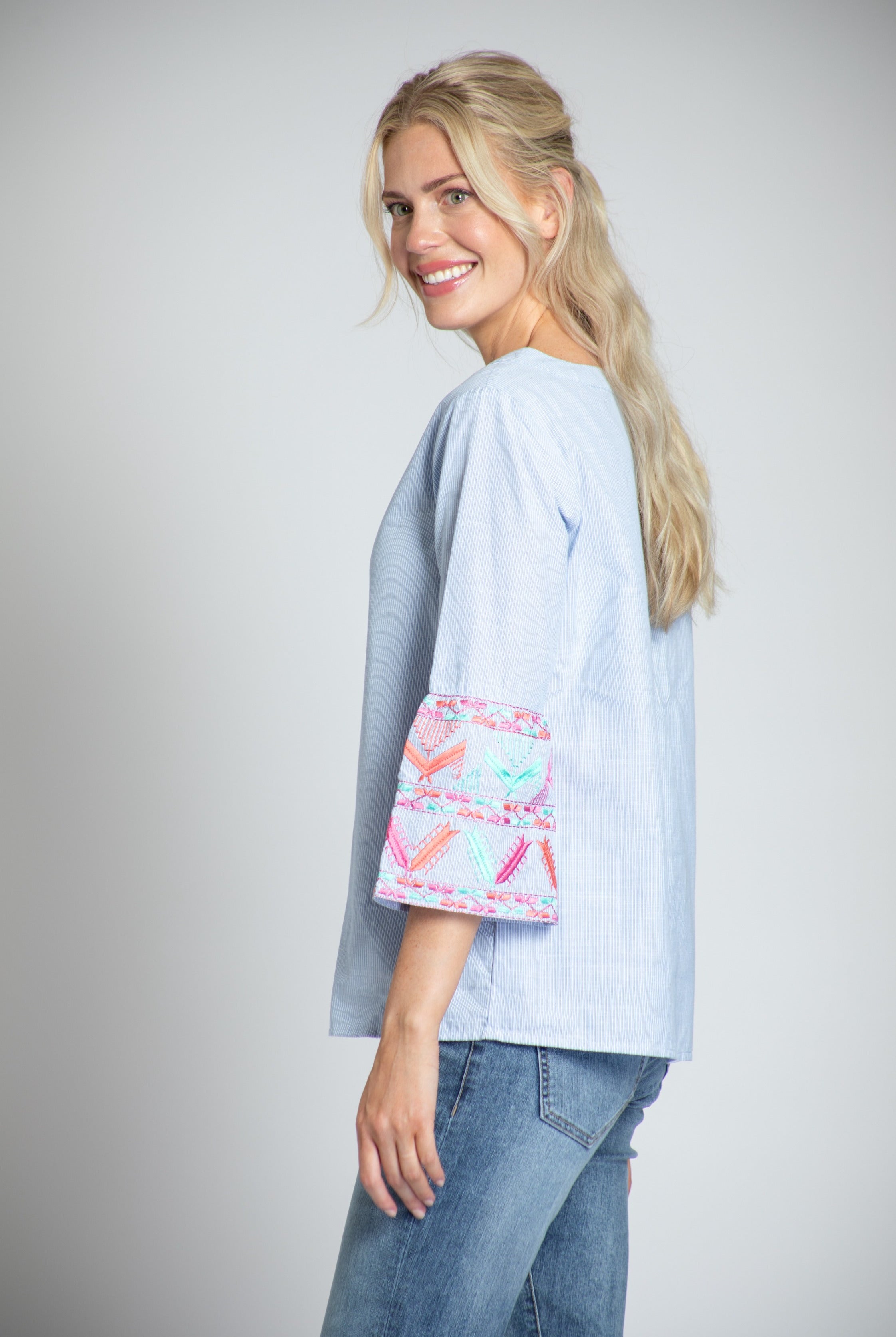 Flounce Sleeve Pull Over With Embroidery