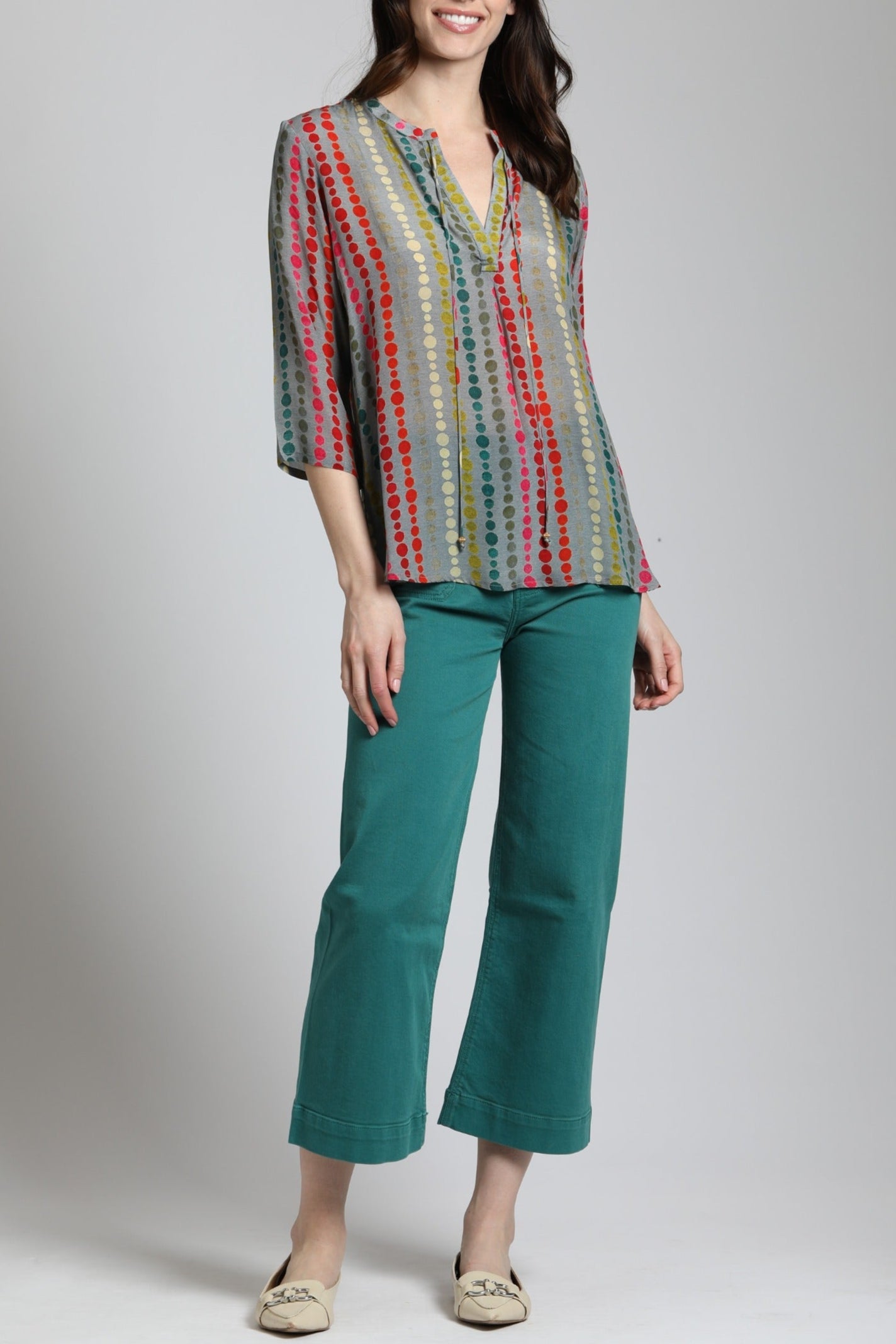 Brushstroke Dotted Line Print - V Neck Tassel  | front side