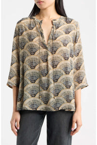 V-neck With Tassel