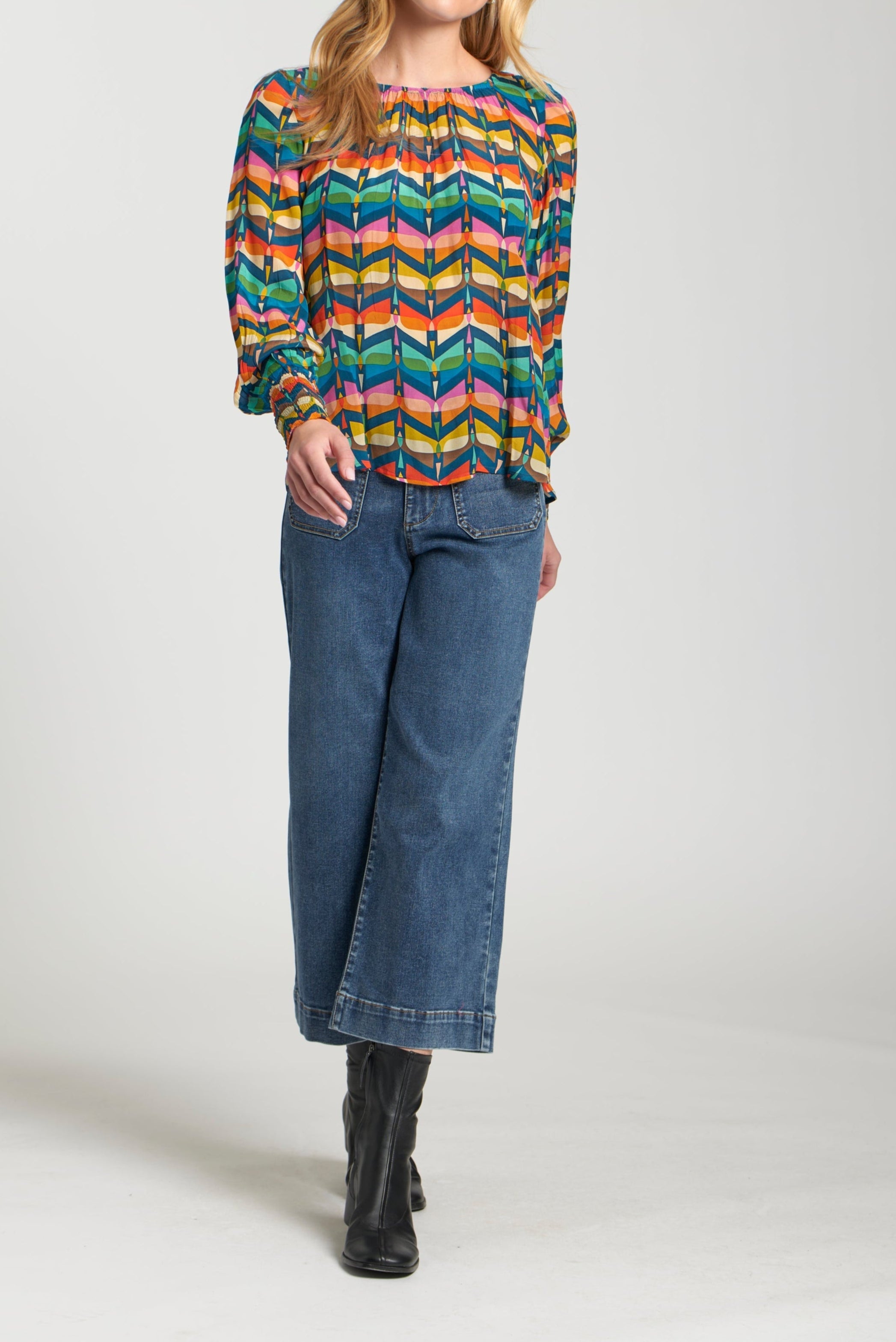 Pullover With Smocked Cuff – APNY